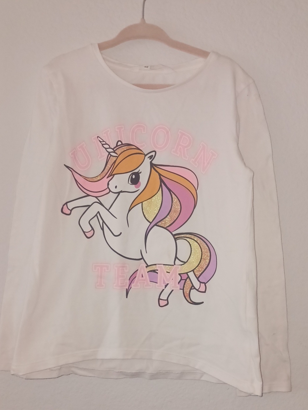 10×$13!!🔴H&M White Long-Sleeve Unicorn Graphic Tee with Pink & Gold Accents